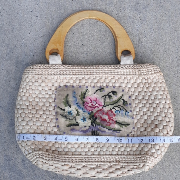 Wicker Floral Embroidered Wood Handle Vintage Bag - Picture 4 of 17